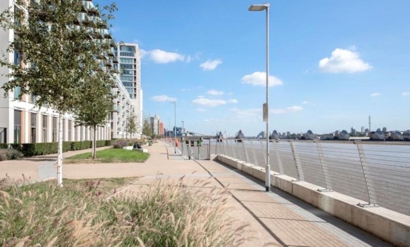 Large Double Room Overlooking The Thames Londýn Exteriér fotografie